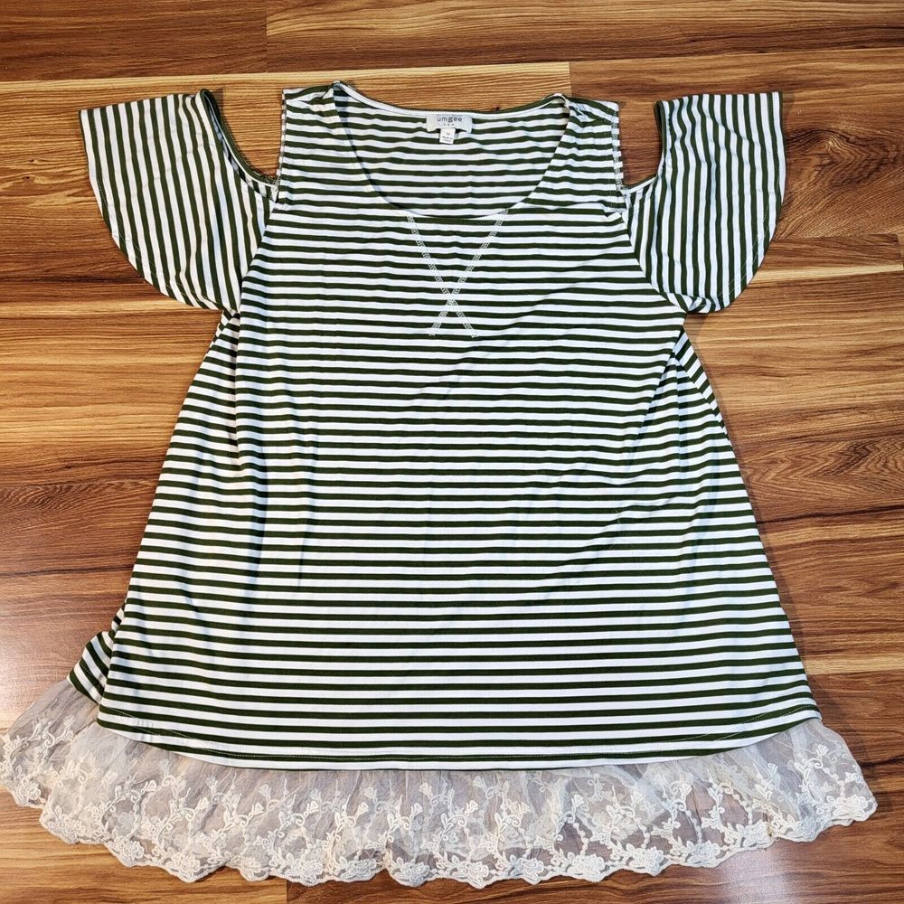 Umgee Green Striped Blouse Size‎ Medium Cold Shoulder Lace Bottom Shirt Boho Wom